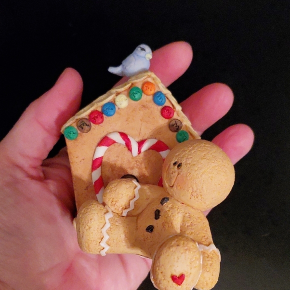 Sarah's Attic Gingerbread House with Gingerbread Man Figurine - Picture 5 of 5